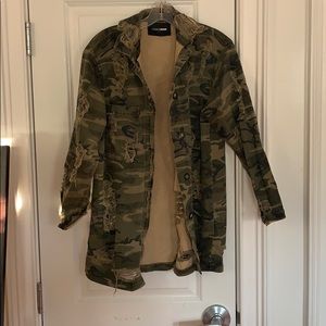 Distressed army fatigue lightweight jacket